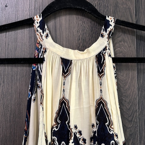 Dress - Picture 3 of 6